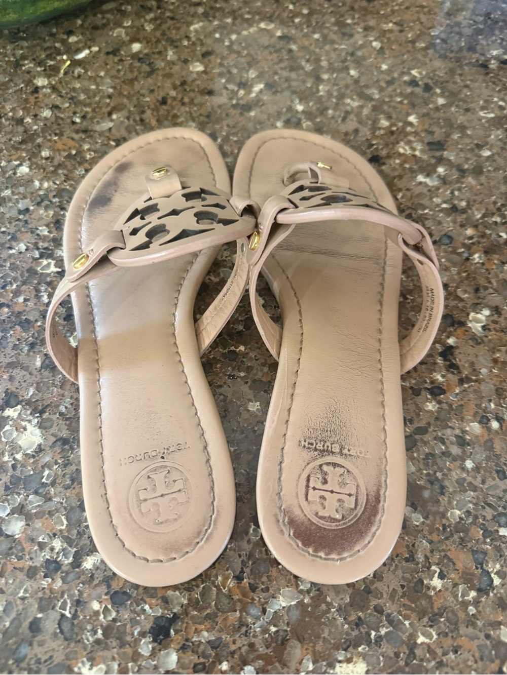 Tory Burch Nude Logo Cutout Thong Sandals - Picture 2 of 3